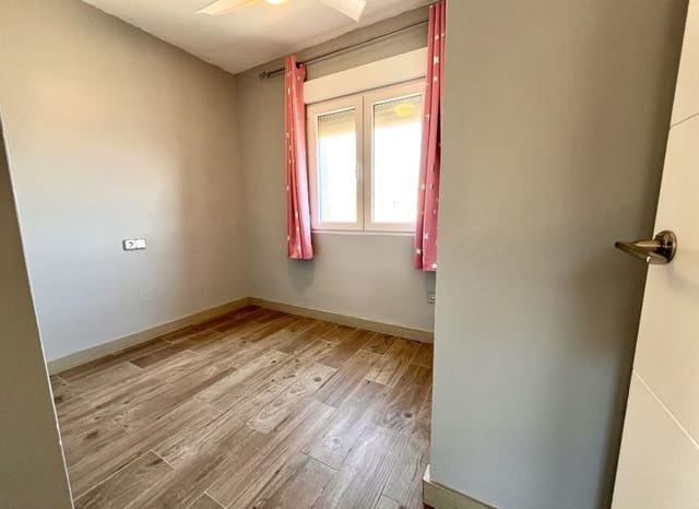 4 makuuhuone Huvila myytävänä paikassa San Miguel de Salinas mukana uima-altaan - 249 999 € (Ref: 9131762)