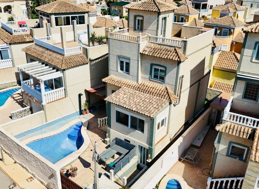 4 quarto Moradia para venda em San Miguel de Salinas com piscina - 249 999 € (Ref: 9131762)