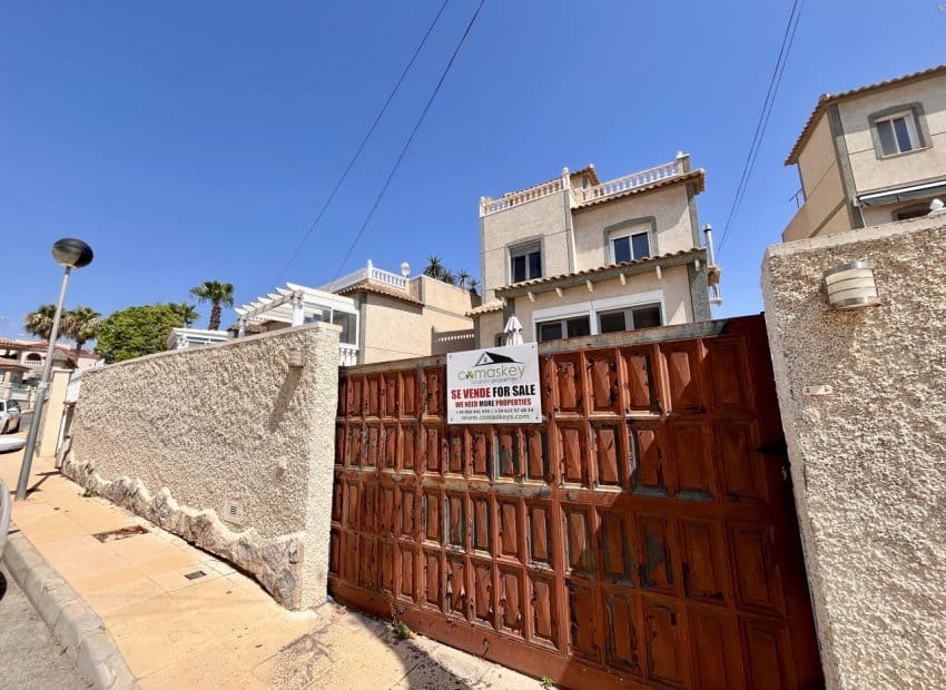 4 quarto Moradia para venda em San Miguel de Salinas com piscina - 249 999 € (Ref: 9131762)