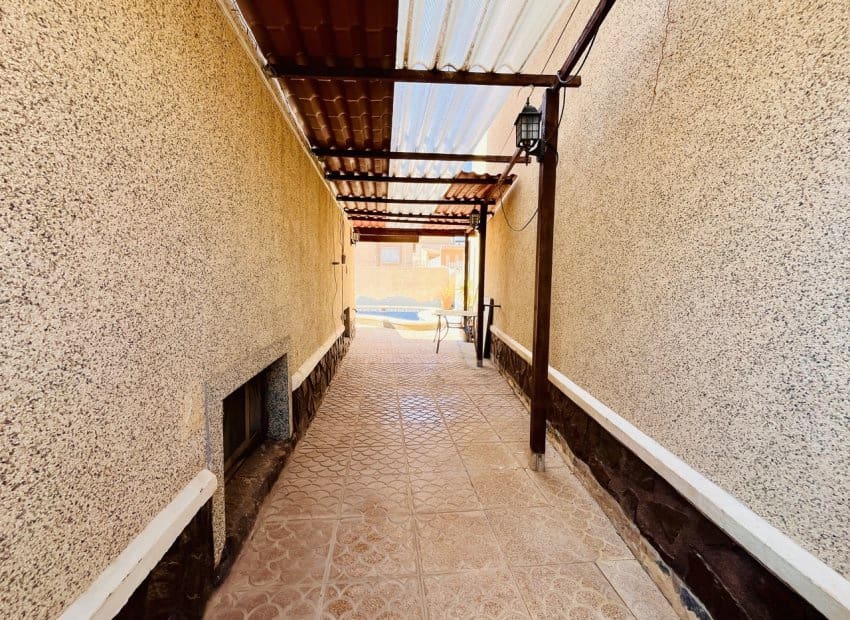 4 quarto Moradia para venda em San Miguel de Salinas com piscina - 249 999 € (Ref: 9131762)