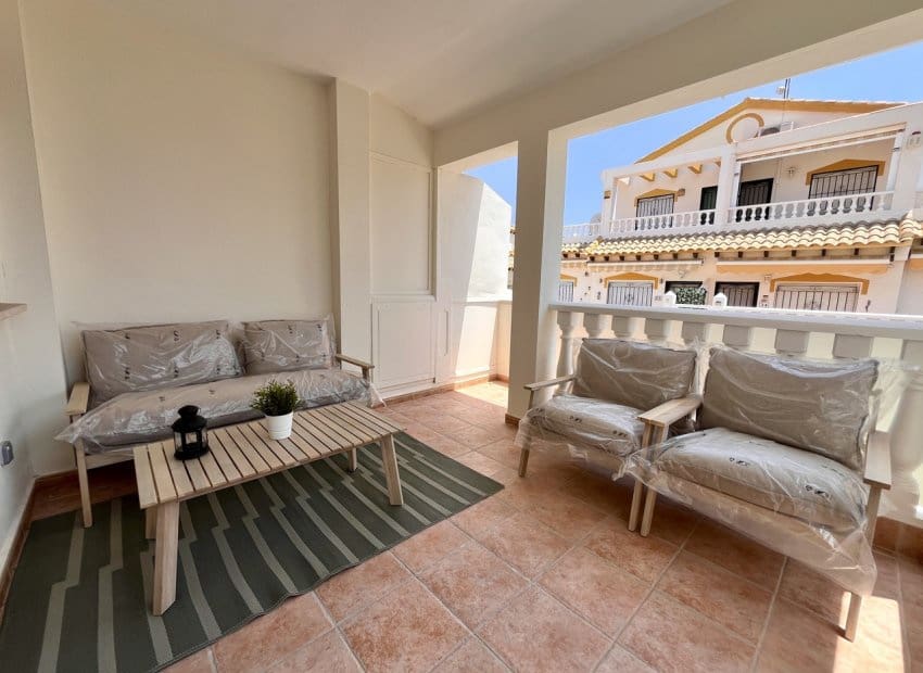 3 quarto Casa em Banda para venda em Playa Flamenca com piscina - 288 000 € (Ref: 9131763)