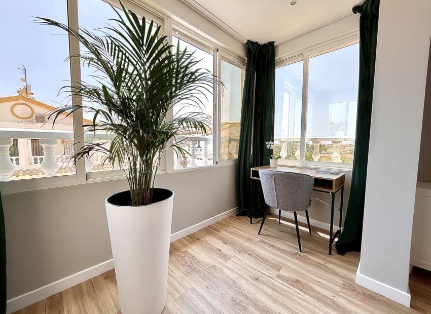 3 quarto Casa em Banda para venda em Playa Flamenca com piscina - 288 000 € (Ref: 9131763)