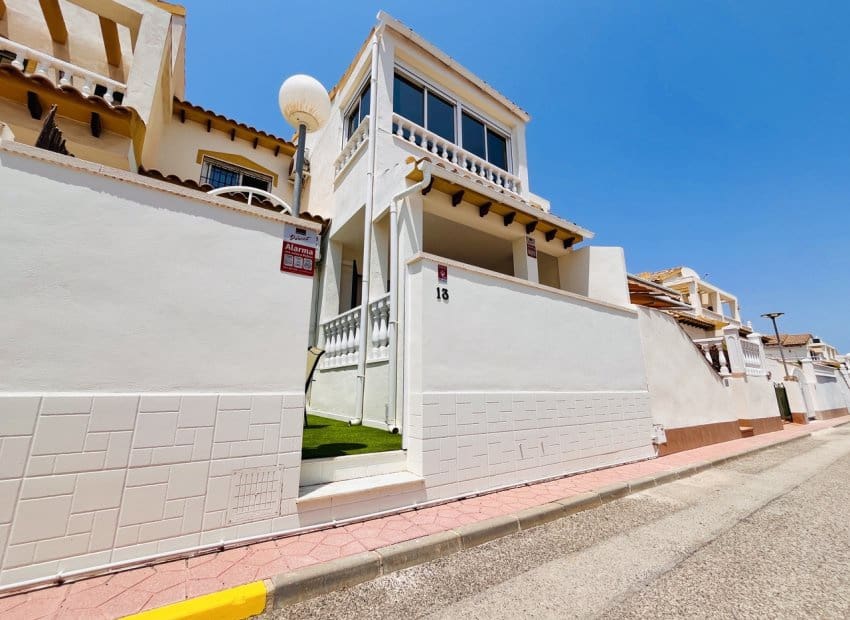 3 quarto Casa em Banda para venda em Playa Flamenca com piscina - 288 000 € (Ref: 9131763)