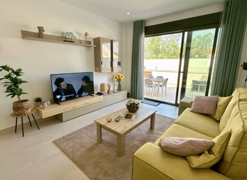 Apartamento de 2 habitaciones en Pilar de la Horadada en venta con piscina - 249.900 € (Ref: 9131767)