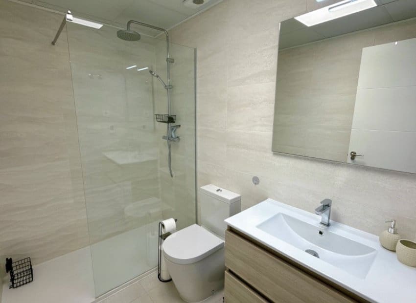 Apartamento de 2 habitaciones en Pilar de la Horadada en venta con piscina - 249.900 € (Ref: 9131767)