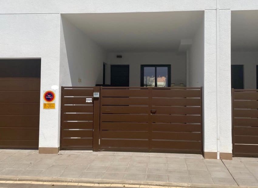 Apartamento de 2 habitaciones en Pilar de la Horadada en venta con piscina - 249.900 € (Ref: 9131767)