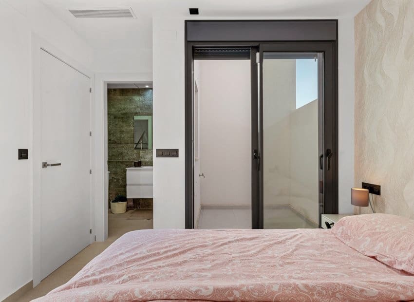 4 makuuhuone Huvila myytävänä paikassa Ciudad Quesada mukana uima-altaan - 369 000 € (Ref: 9131771)