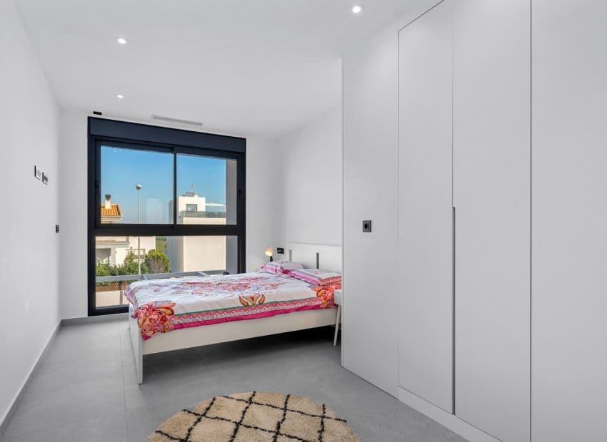 4 makuuhuone Huvila myytävänä paikassa Ciudad Quesada mukana uima-altaan - 369 000 € (Ref: 9131771)