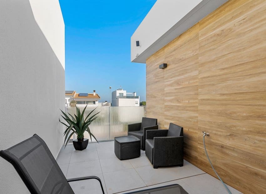 4 makuuhuone Huvila myytävänä paikassa Ciudad Quesada mukana uima-altaan - 369 000 € (Ref: 9131771)