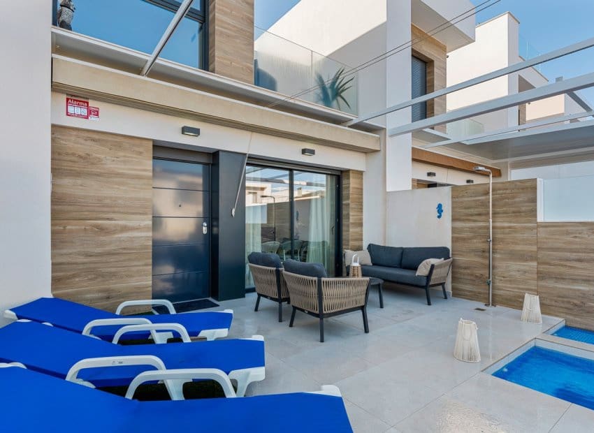 4 makuuhuone Huvila myytävänä paikassa Ciudad Quesada mukana uima-altaan - 369 000 € (Ref: 9131771)