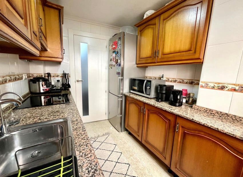 Piso de 4 habitaciones en Torrevieja en venta - 210.000 € (Ref: 9133157)