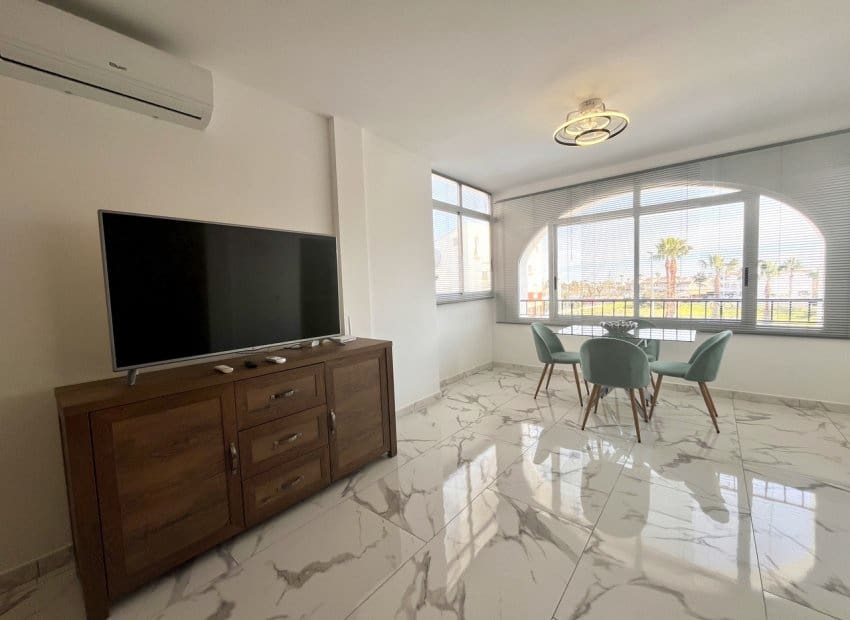 1 soverom Leilighet til salgs i Villamartin med svømmebasseng - € 155 000 (Ref: 9133158)