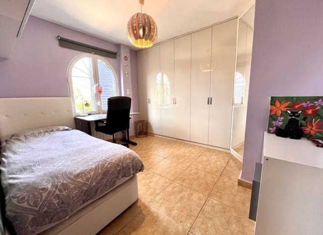 5 quarto Moradia para venda em La Zenia, Orihuela com piscina - 795 000 € (Ref: 9133161)