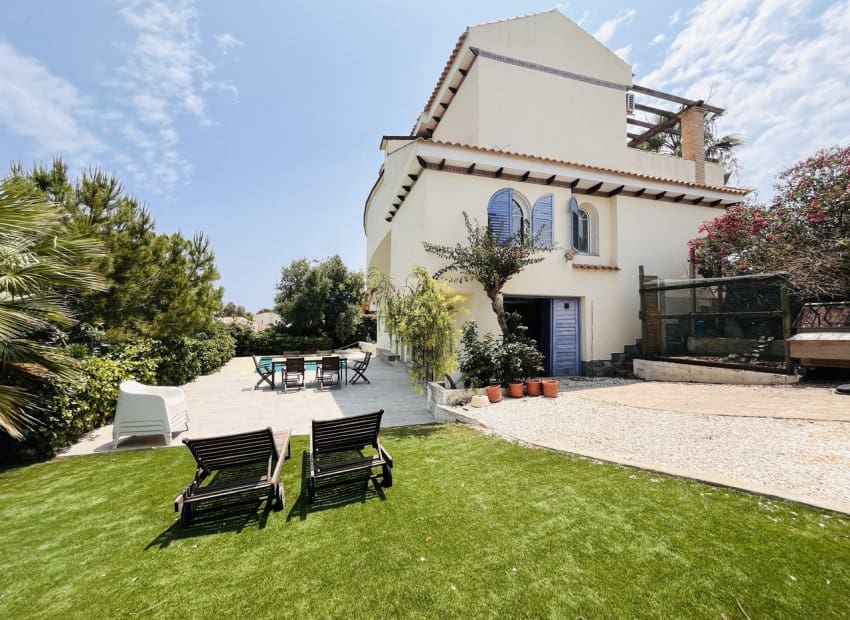 5 bedroom Villa for sale in Orihuela Costa with pool - € 795,000 (Ref: 9133161)