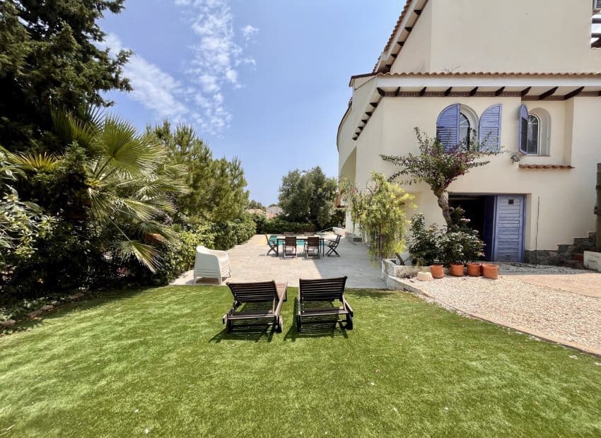 5 bedroom Villa for sale in Orihuela Costa with pool - € 795,000 (Ref: 9133161)