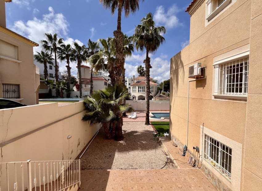 5 soverom Villa til salgs i La Zenia med svømmebasseng - € 600 000 (Ref: 9133163)