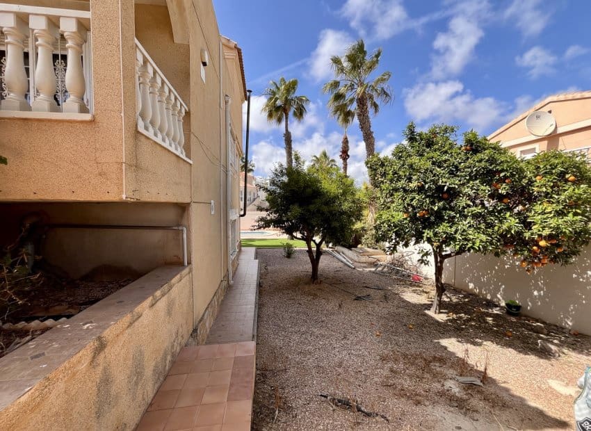 5 soverom Villa til salgs i La Zenia med svømmebasseng - € 600 000 (Ref: 9133163)