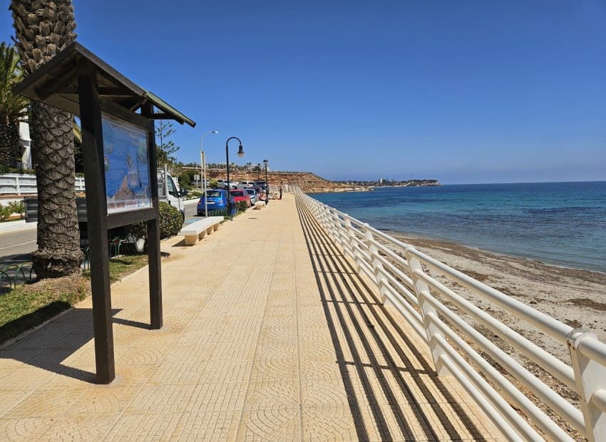 3 sypialnia Willa na sprzedaż w Cabo Roig z basenem - 549 950 € (Ref: 9133165)