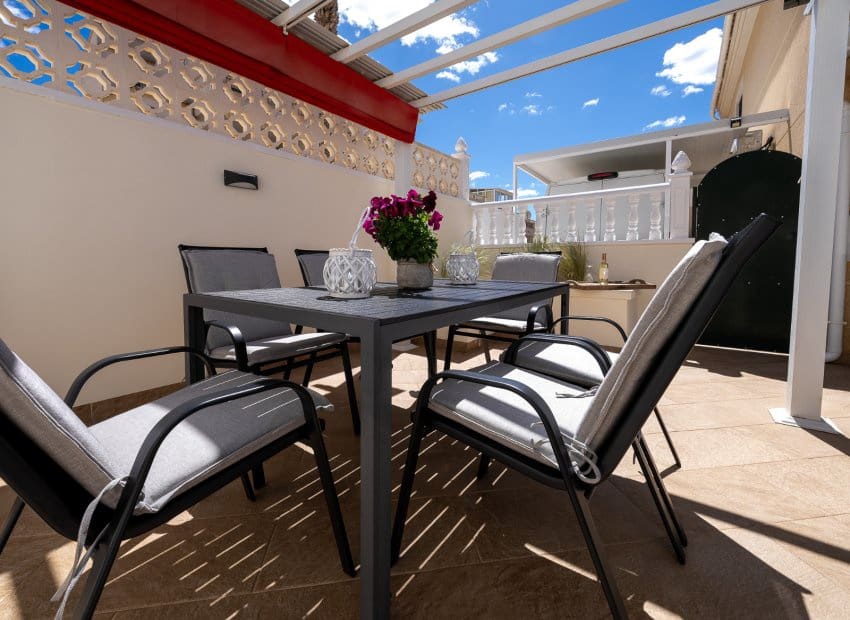 4 slaapkamer Villa te koop in Villamartin met zwembad - € 379.000 (Ref: 9133476)