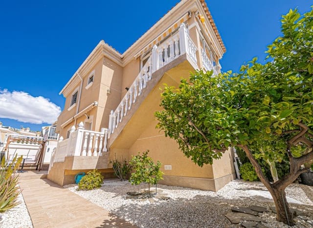 4 slaapkamer Villa te koop in Villamartin, Orihuela met zwembad - € 379.000 (Ref: 9133476)