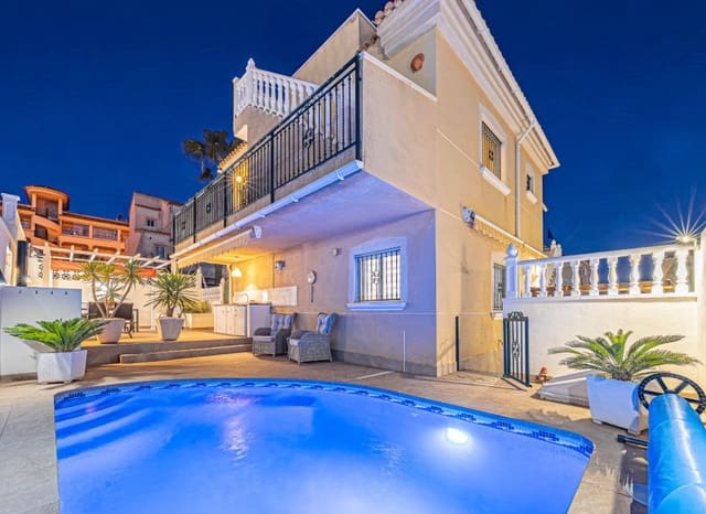 4 Zimmer Villa zu verkaufen in Villamartin, Orihuela mit Pool - 379.000 € (Ref: 9133476)