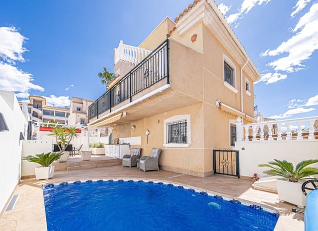 4 Zimmer Villa zu verkaufen in Villamartin, Orihuela mit Pool - 379.000 € (Ref: 9133476)