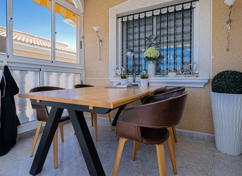 4 slaapkamer Villa te koop in Villamartin met zwembad - € 379.000 (Ref: 9133476)