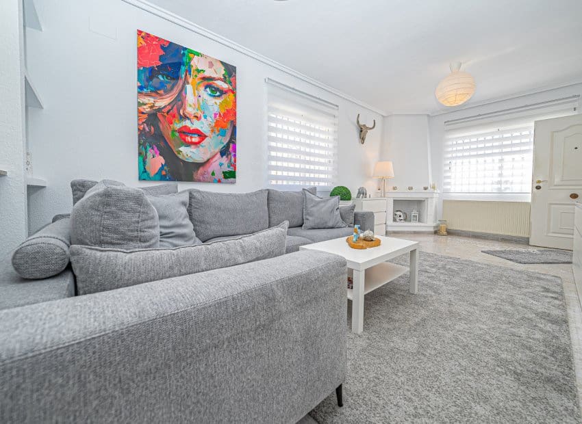 4 slaapkamer Villa te koop in Villamartin met zwembad - € 379.000 (Ref: 9133476)