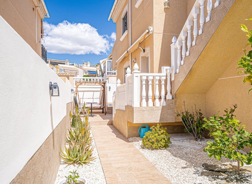 4 slaapkamer Villa te koop in Villamartin met zwembad - € 379.000 (Ref: 9133476)