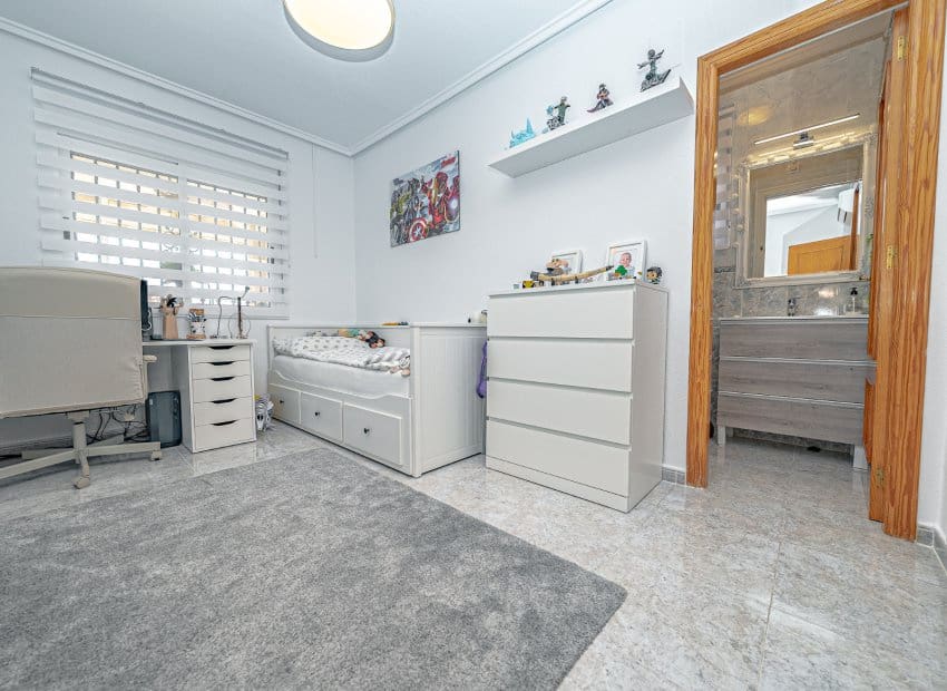 4 slaapkamer Villa te koop in Villamartin met zwembad - € 379.000 (Ref: 9133476)