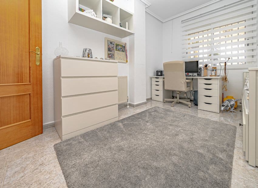 4 slaapkamer Villa te koop in Villamartin met zwembad - € 379.000 (Ref: 9133476)