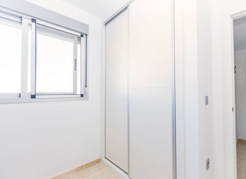 2 bedroom Apartment for sale in Villamartin with pool - € 299,000 (Ref: 9133478)