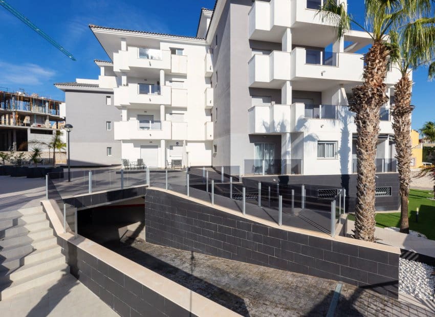 2 bedroom Apartment for sale in Villamartin with pool - € 299,000 (Ref: 9133478)