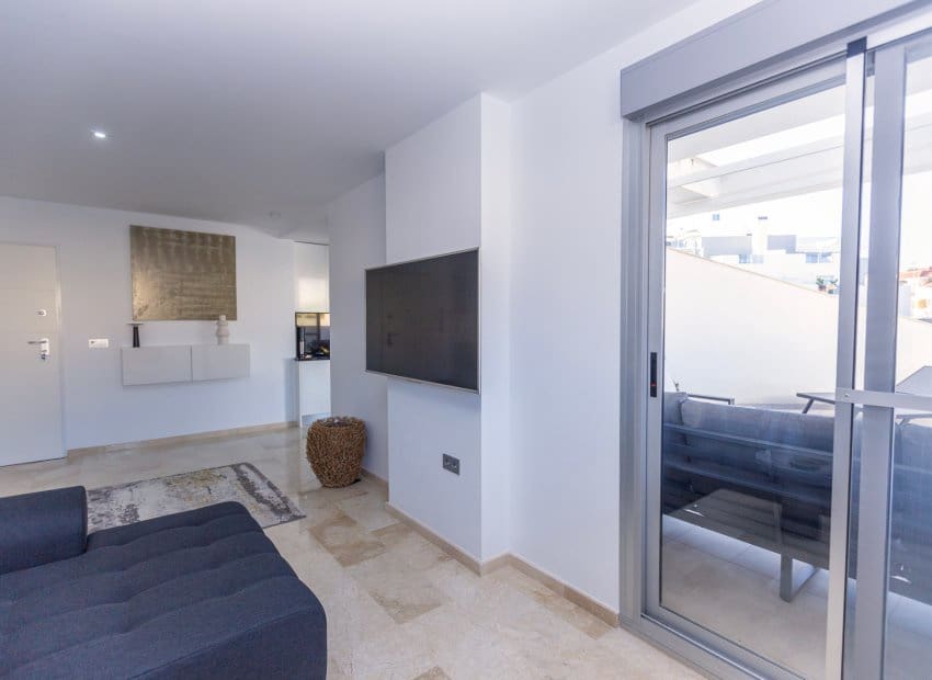 2 bedroom Apartment for sale in Villamartin with pool - € 299,000 (Ref: 9133478)