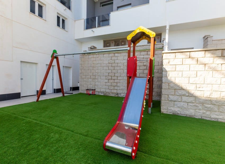 2 bedroom Apartment for sale in Villamartin with pool - € 299,000 (Ref: 9133478)