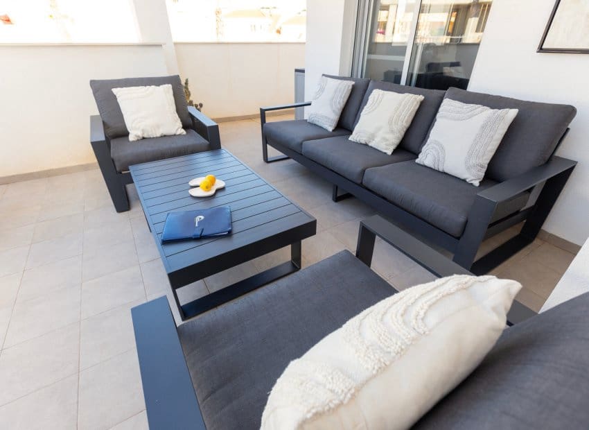 2 bedroom Apartment for sale in Villamartin with pool - € 299,000 (Ref: 9133478)