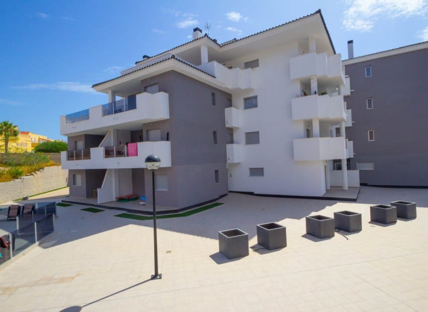 2 bedroom Apartment for sale in Villamartin with pool - € 299,000 (Ref: 9133478)