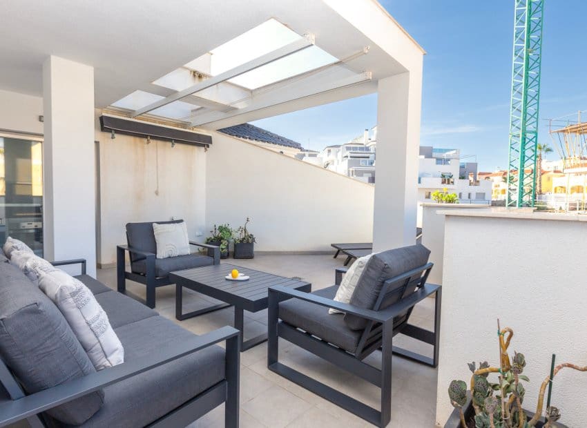 2 bedroom Apartment for sale in Villamartin with pool - € 299,000 (Ref: 9133478)