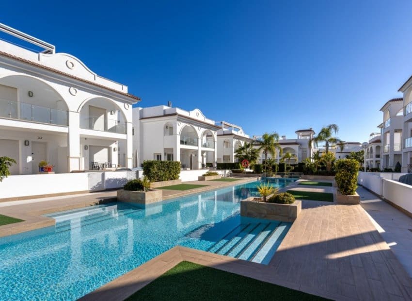 2 soveværelse Penthouse til salg i Ciudad Quesada med swimmingpool - € 299.900 (Ref: 9133677)