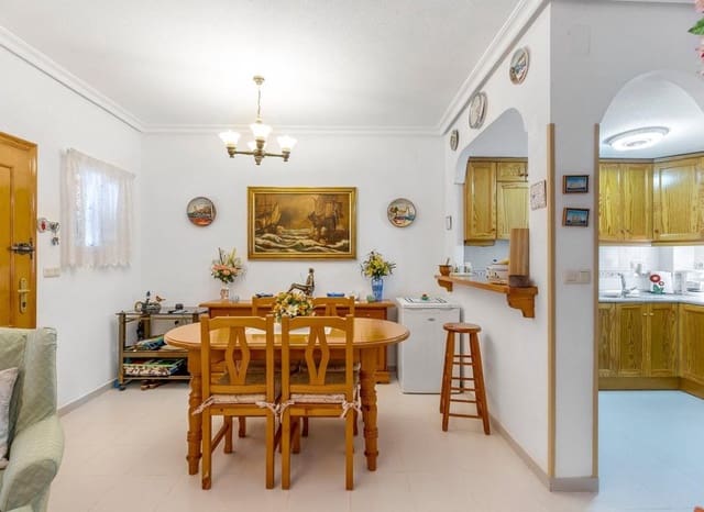 Bungalow de 2 habitaciones en Cañada del Molino, Torrevieja en venta con piscina - 255.000 € (Ref: 9133681)