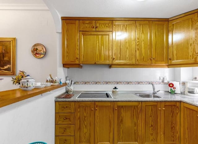 Bungalow de 2 habitaciones en Cañada del Molino, Torrevieja en venta con piscina - 255.000 € (Ref: 9133681)