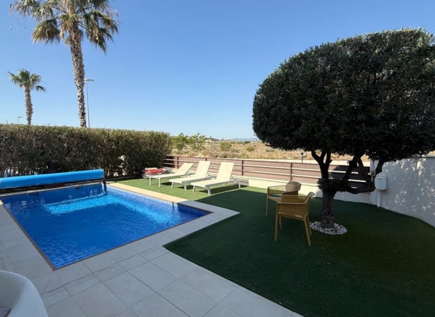 3 bedroom Villa for sale in Orihuela with pool - € 380,000 (Ref: 9133692)