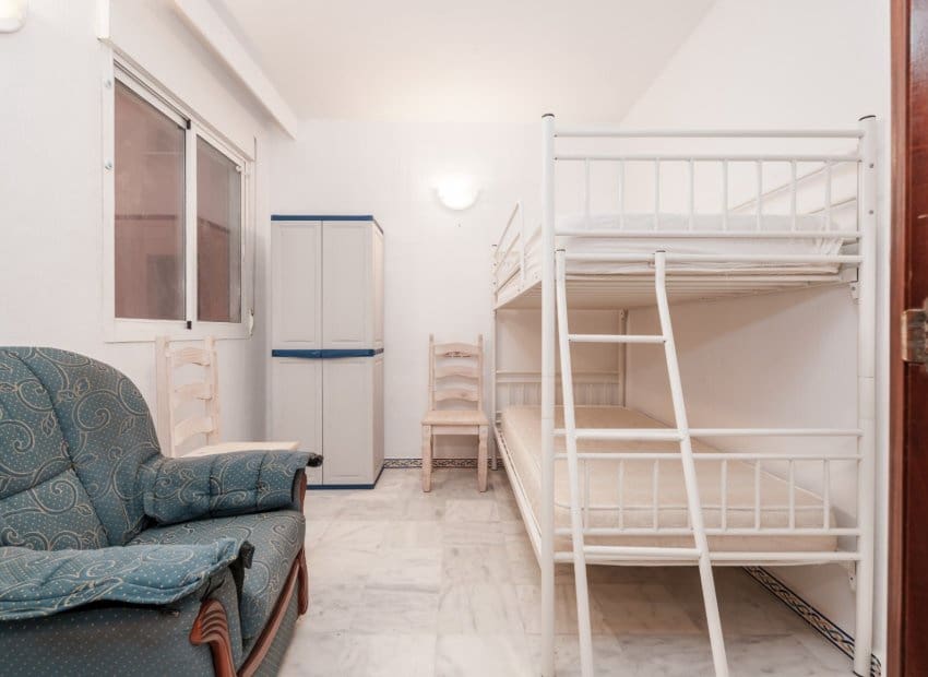 2 sypialnia Apartament na sprzedaż w Torrevieja z basenem - 225 000 € (Ref: 9135957)