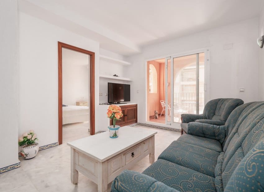 2 sypialnia Apartament na sprzedaż w Torrevieja z basenem - 225 000 € (Ref: 9135957)