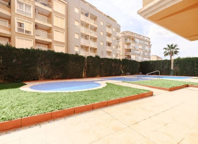 Apartamento de 2 habitaciones en Playa de los Locos, Torrevieja en venta con piscina - 225.000 € (Ref: 9135957)