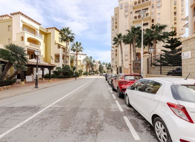 Apartamento de 2 habitaciones en Playa de los Locos, Torrevieja en venta con piscina - 225.000 € (Ref: 9135957)