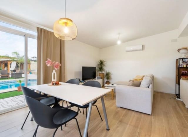 Chalet de 4 habitaciones en Ciudad Quesada, Rojales en venta con piscina - 530.000 € (Ref: 9136298)