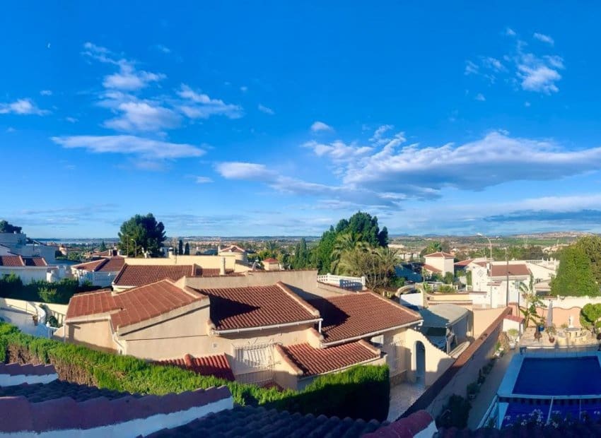 Chalet de 4 habitaciones en Ciudad Quesada en venta con piscina - 530.000 € (Ref: 9136298)