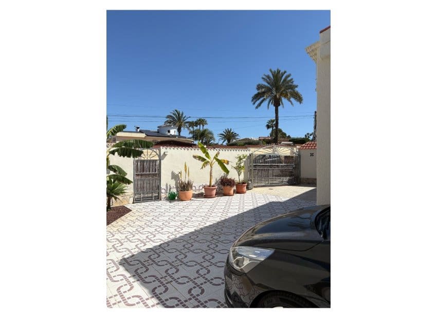 Chalet de 4 habitaciones en Ciudad Quesada en venta con piscina - 530.000 € (Ref: 9136298)