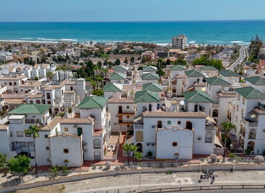 3 quarto Penthouse para venda em La Mata com piscina - 269 000 € (Ref: 9136302)